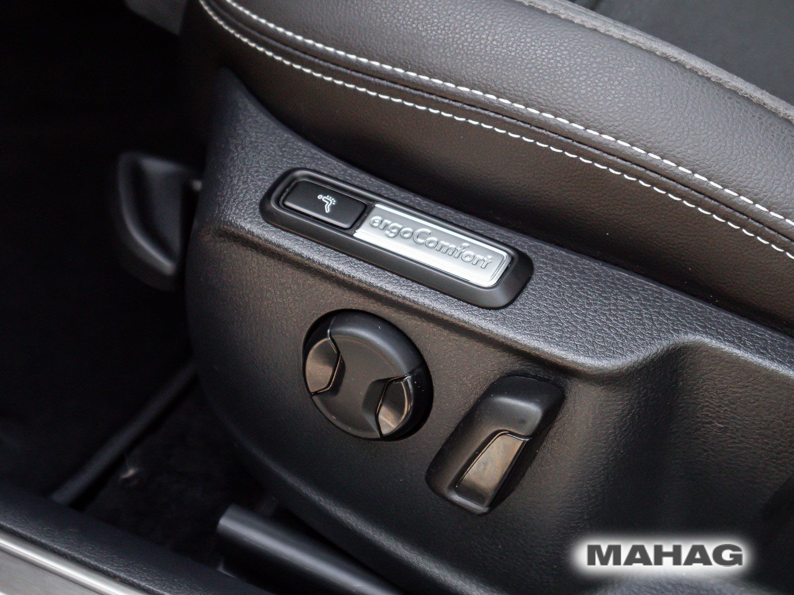 Volkswagen Passat Alltrack 2.0 TDI AHK LED Navi ParkPilot R