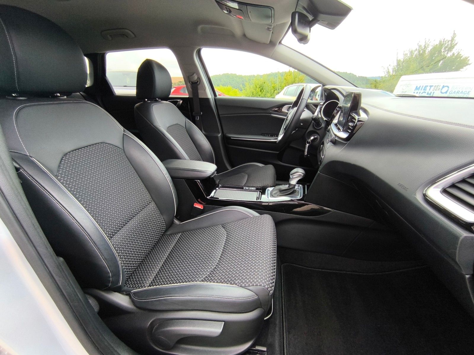 Kia Ceed Kombi 1.4 TGDi Automatik - Samsaru's Car Outlet