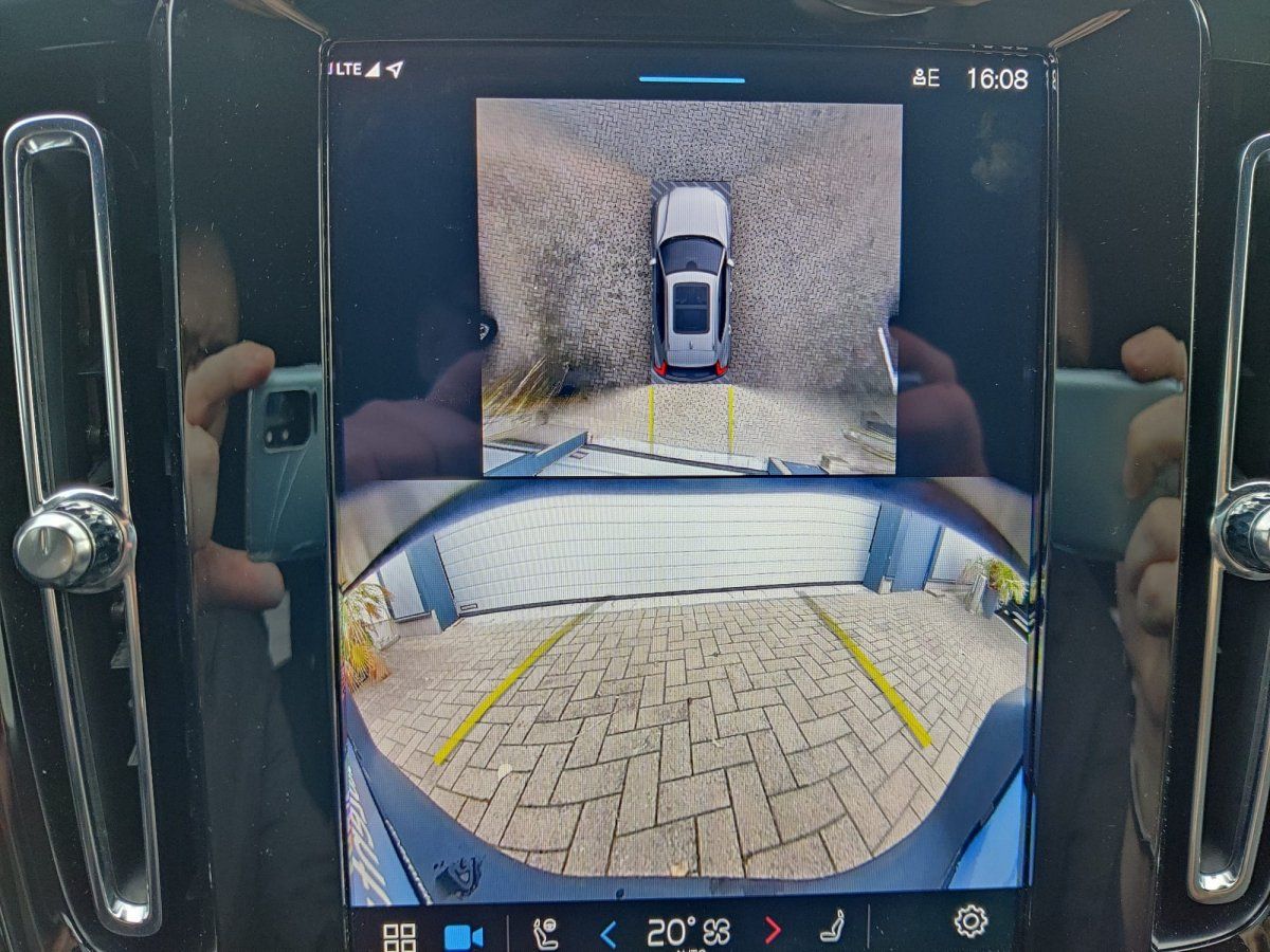 Volvo XC40 B3 Core, 360°-Kamera, Winterräder, LED