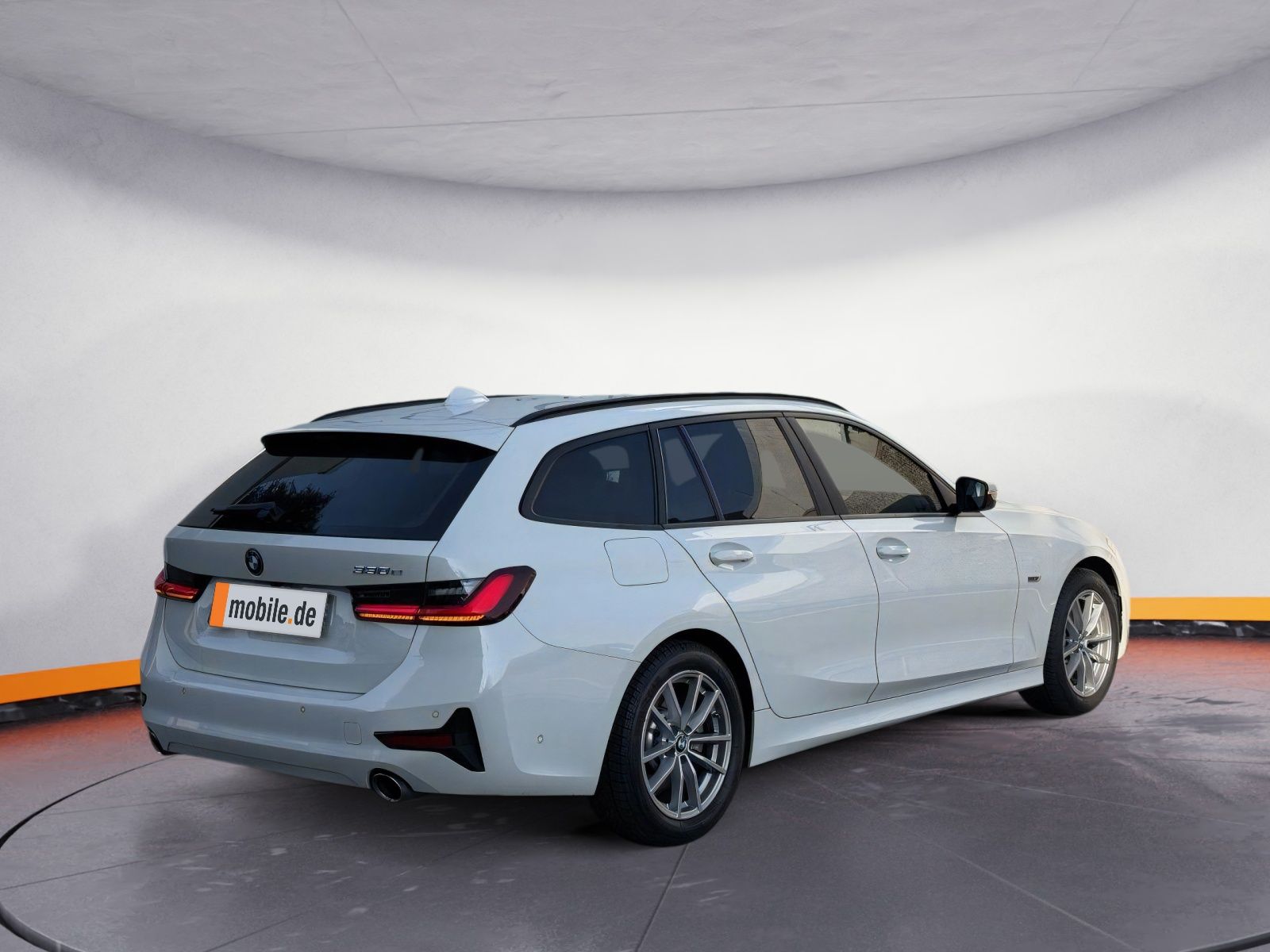 BMW 330 e Touring Aut. Advantage - Samsaru's Car Outlet