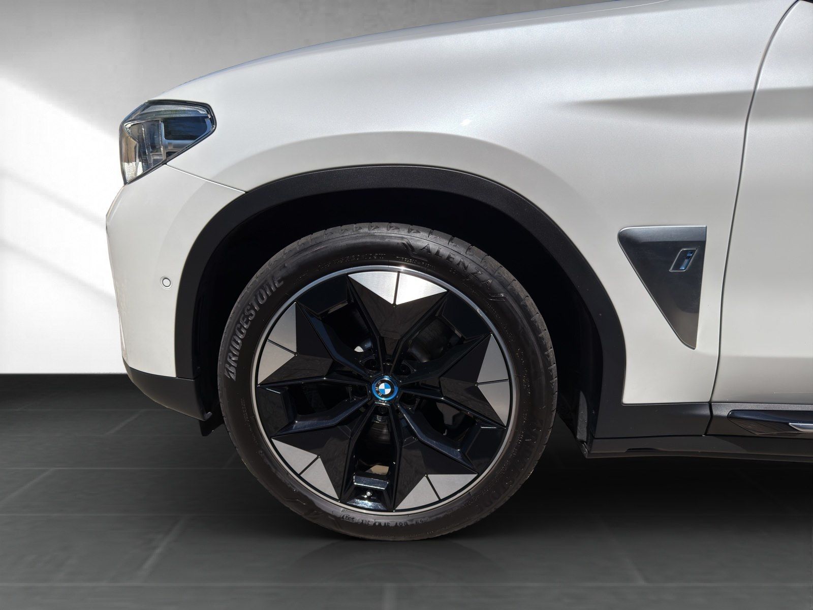 BMW iX3 Impressive Pano HUD ACC 360°