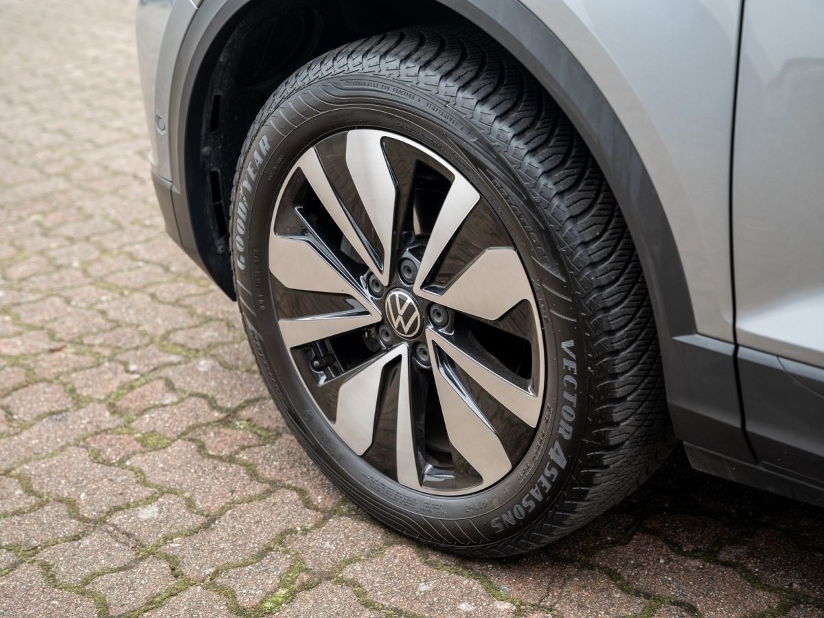 Volkswagen T-ROC MOVE T-Roc MOVE 1.5 l TSI - Samsaru's Car Outlet