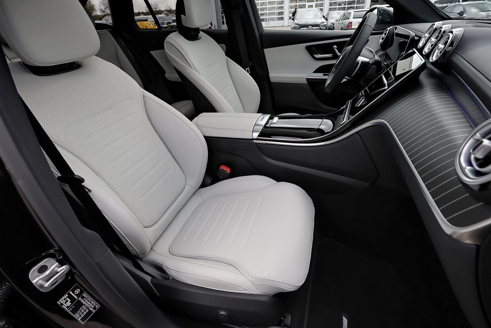 Mercedes-Benz GLC 220 d 4M AMG Leder Grau+Pano+AHK+Distronic