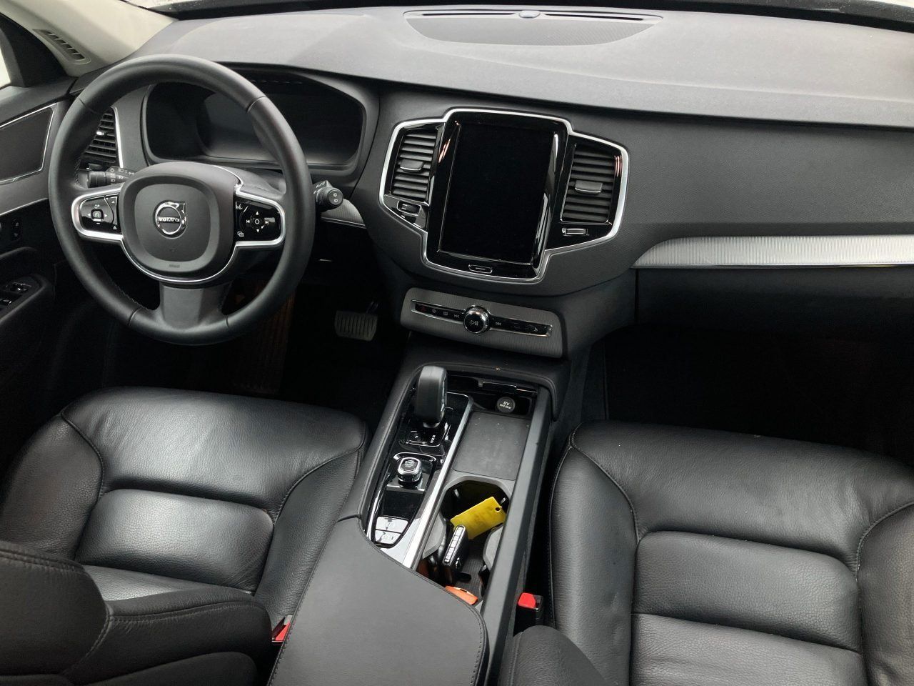 Volvo XC 90 T8 AWD Core Plug-In AHK StHz