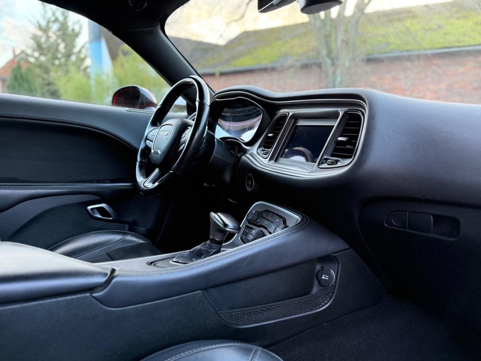 Dodge 5,7 V8*SRT KIT*LEDER*NAVI*KEYLESS*GARNTIE*SERVIC