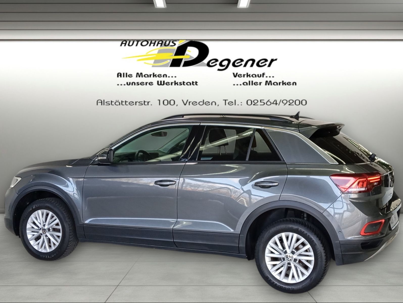 Volkswagen T-Roc - Samsaru's Car Outlet