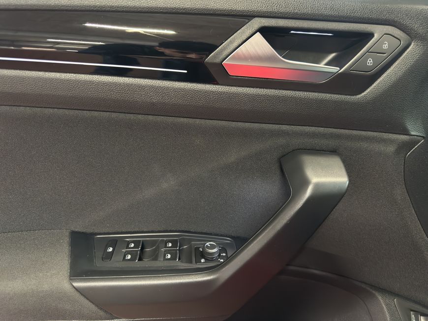 Volkswagen T-Roc 2.0 TSI - Samsaru's Car Outlet
