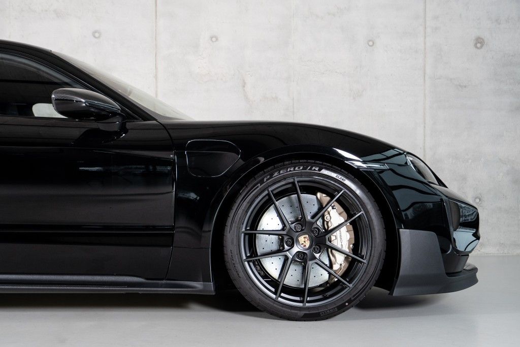 Porsche Taycan Turbo GT WEISSACH-PACKET ON STOCK!