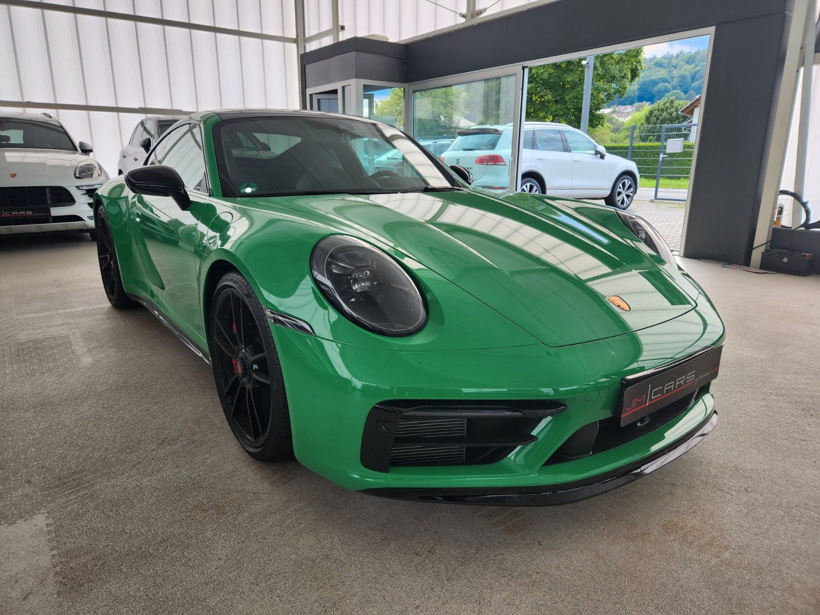 Porsche 992 Carrera 4 GTS Exclusiv - Samsaru's Car Outlet