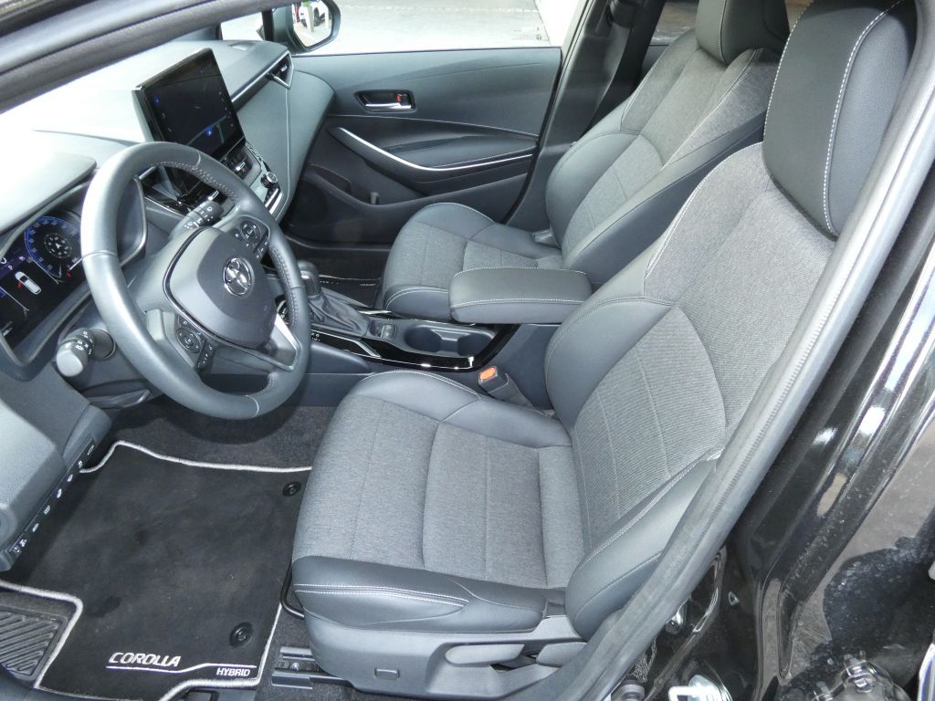 Toyota Corolla 2.0 TS Team D*Navi+LED+SHZ+PDC