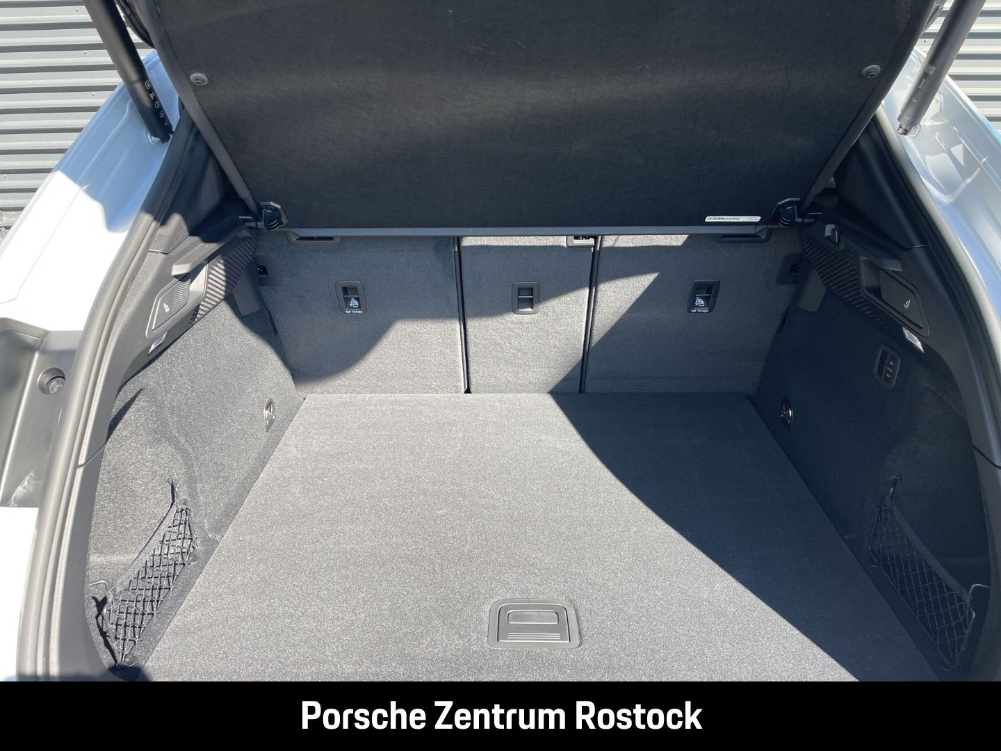 Porsche Macan InnoDrive BOSE Luftfederung 21-Zoll