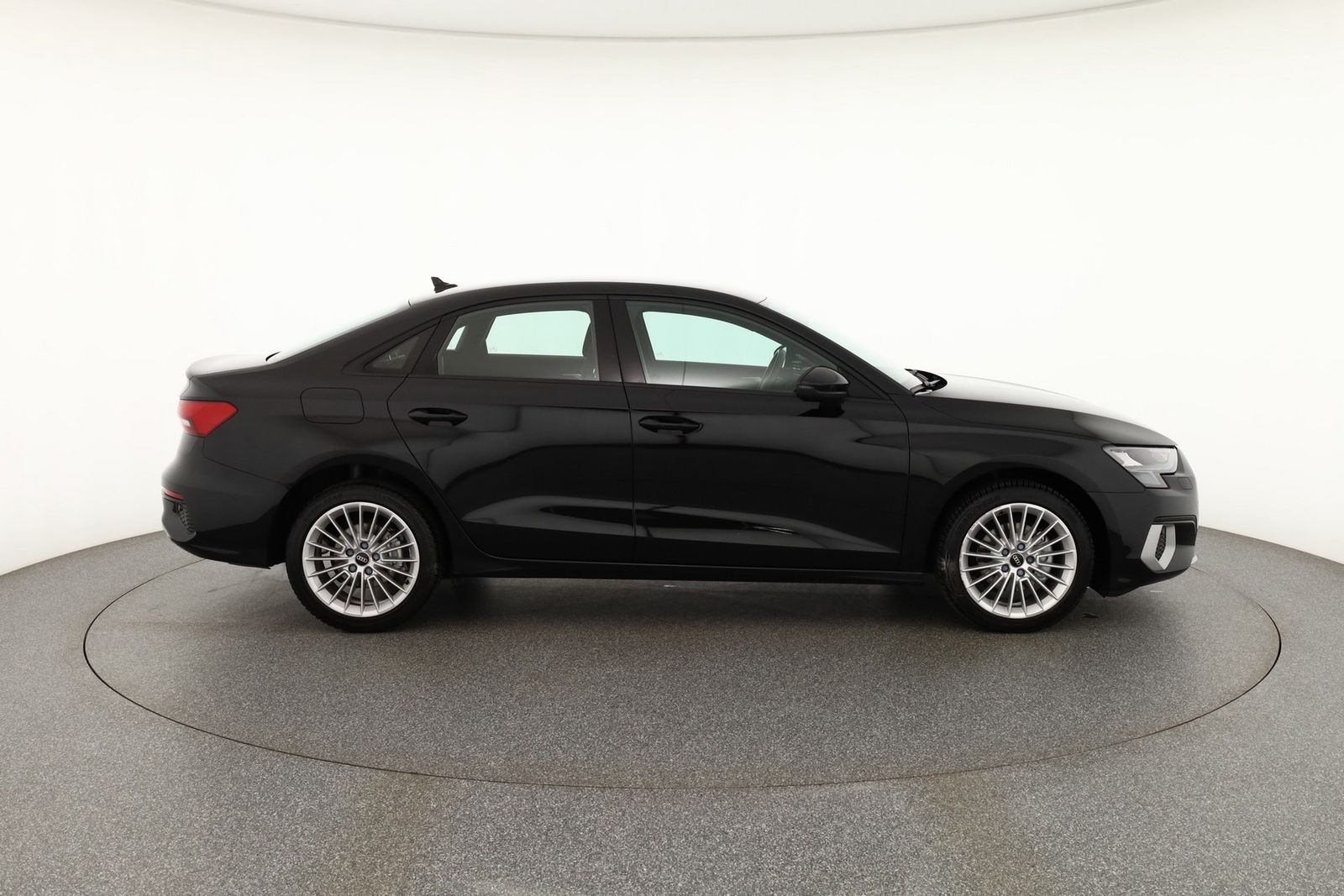 Audi A3 35 TDI Limousine LED Navi Sitzheizung DAB AHK