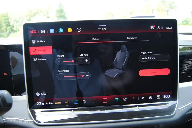 Volkswagen Passat 1.5 eHybrid DSG Elega.AHK.Navi-Max.HUD