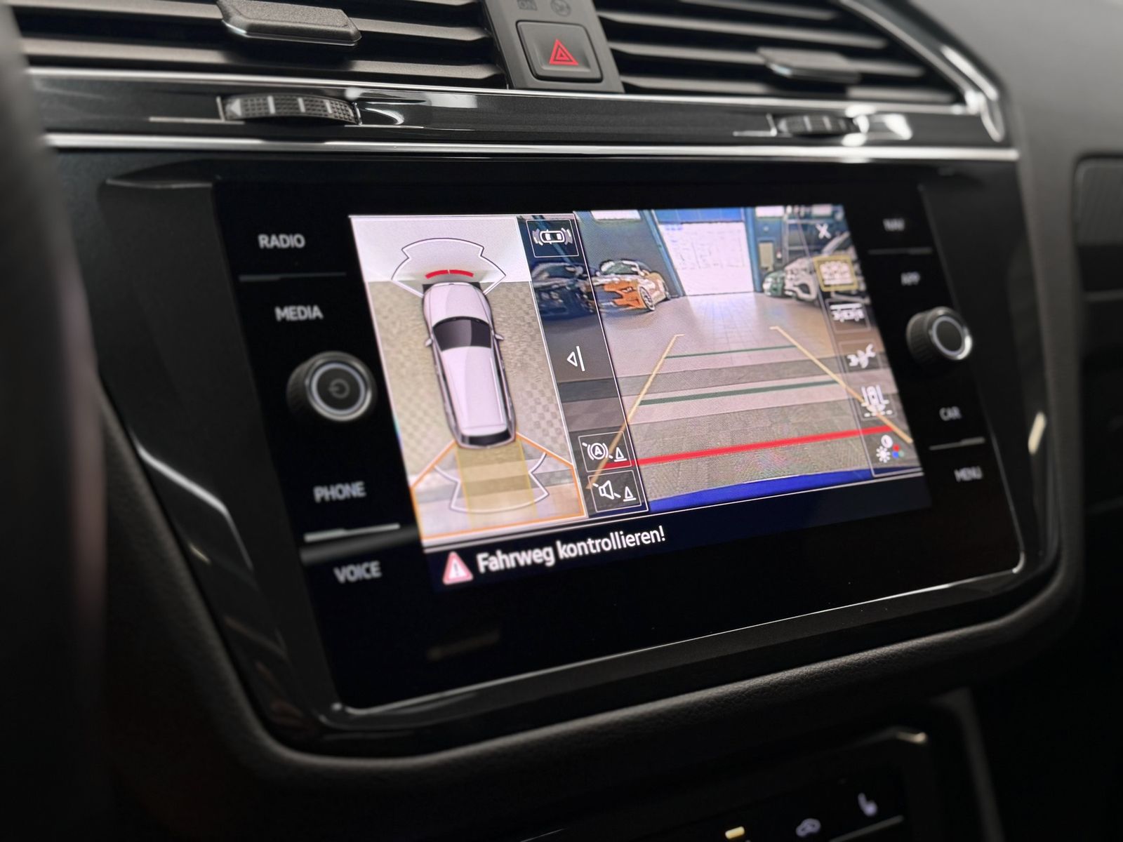 Volkswagen Tiguan R-Line 4M - Samsaru's Car Outlet