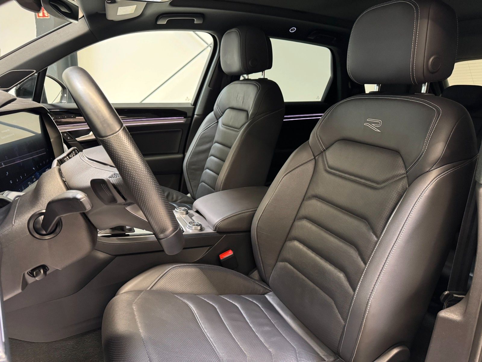 Volkswagen TOUAREG R-LINE 4M. 3.0TDI*LUFTFEDER*PANO*STDHZ