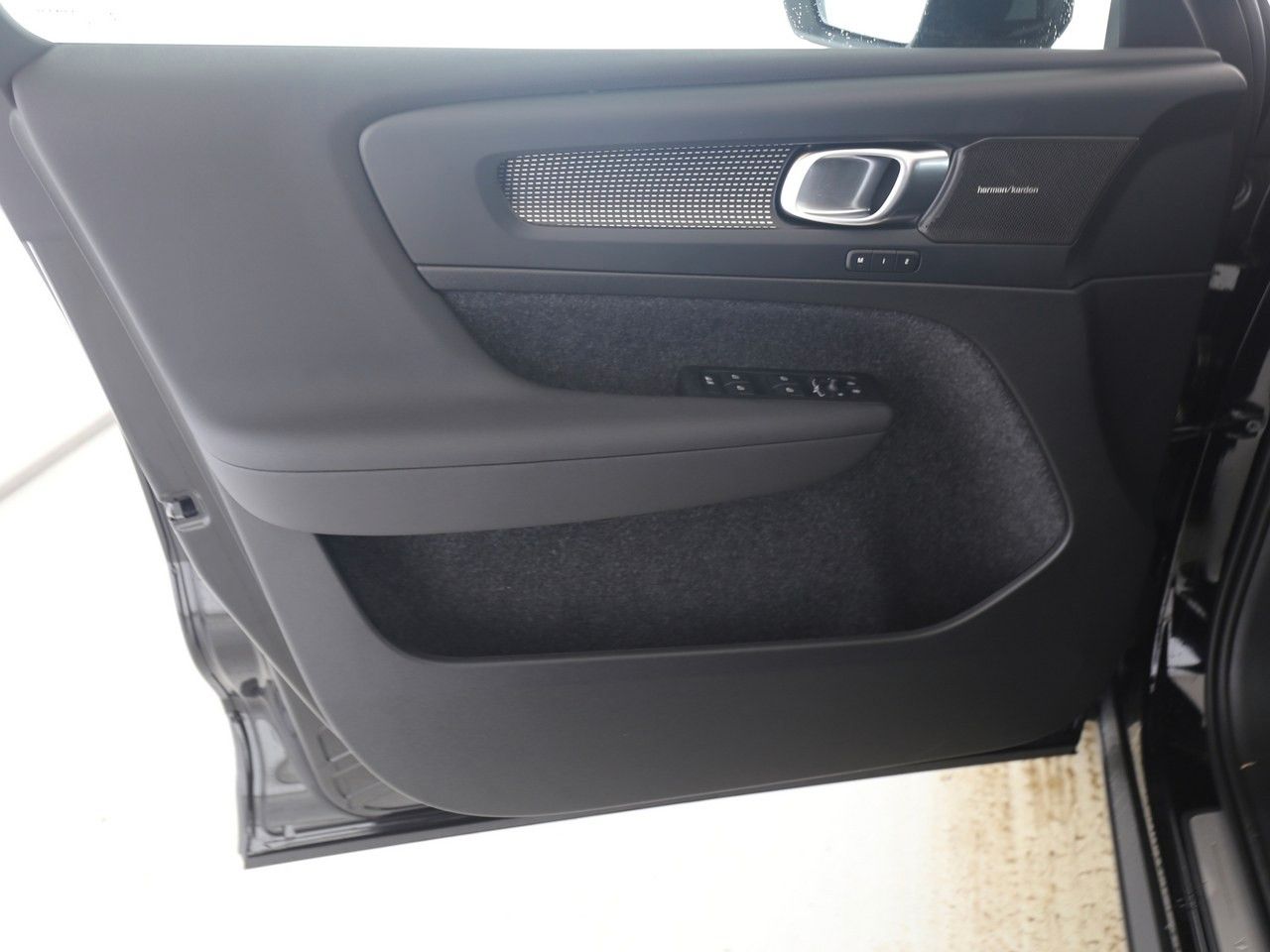 Volvo XC40 B3 Ultra Black Edition FWD