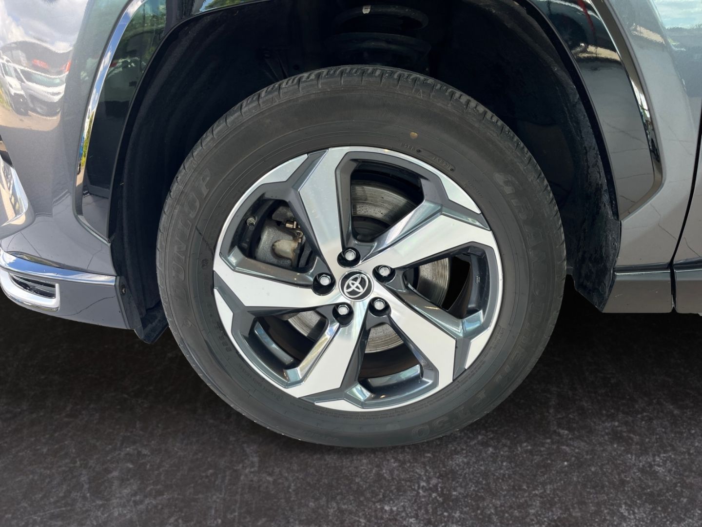 Toyota RAV 4 Plug-in-Hybrid - Samsaru's Car Outlet