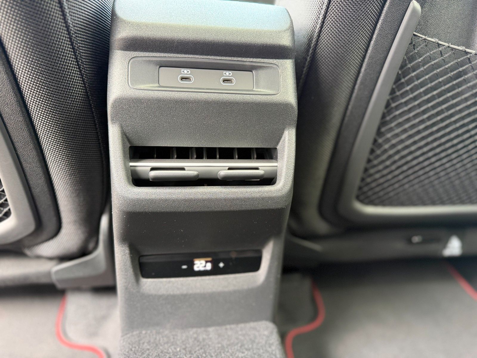 Audi Q3 Sportback S-LINE quattro+AHK+PANO+SONOS