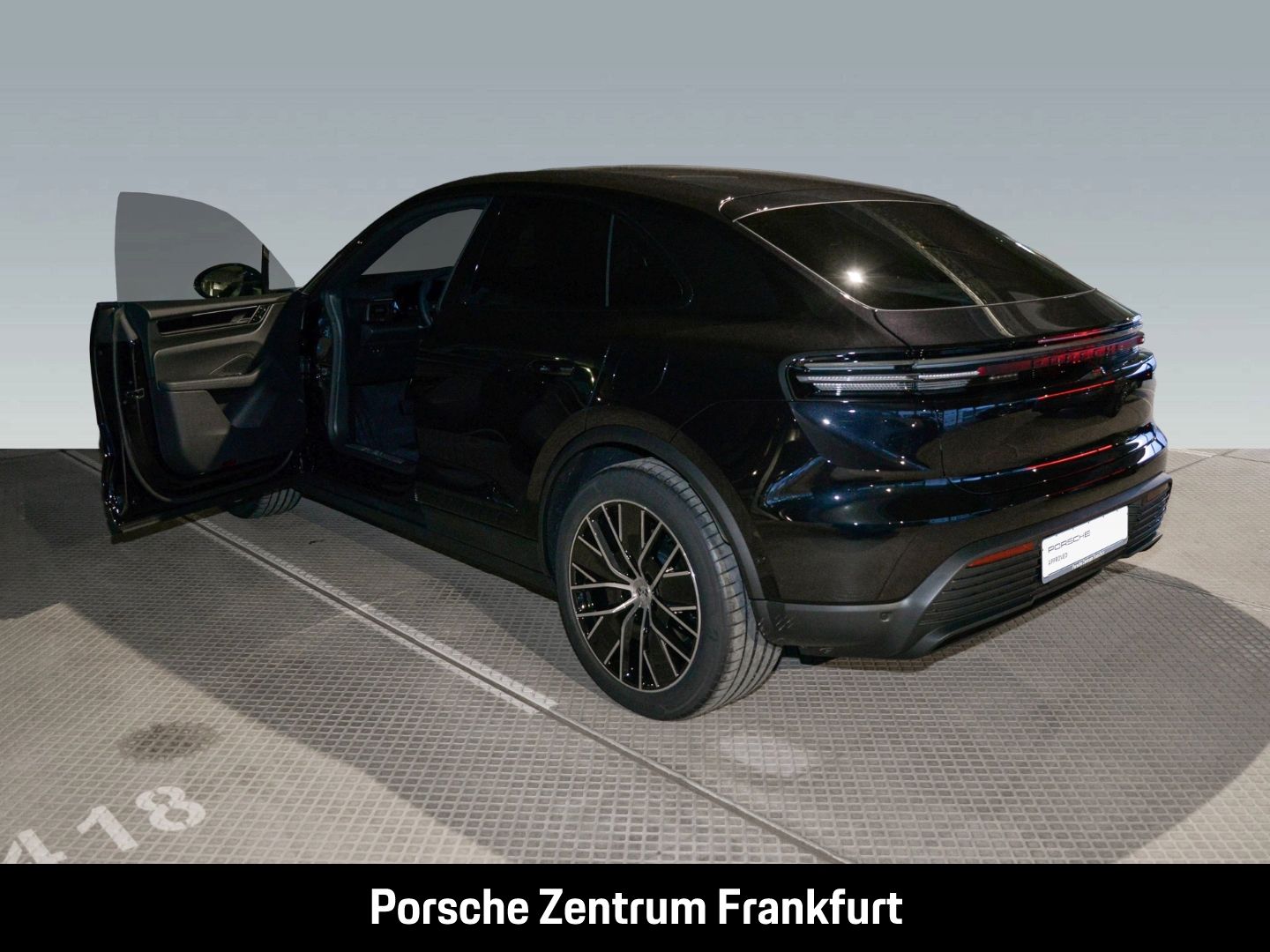 Porsche Macan 4 Surround-View InnoDrive LED-Matrix