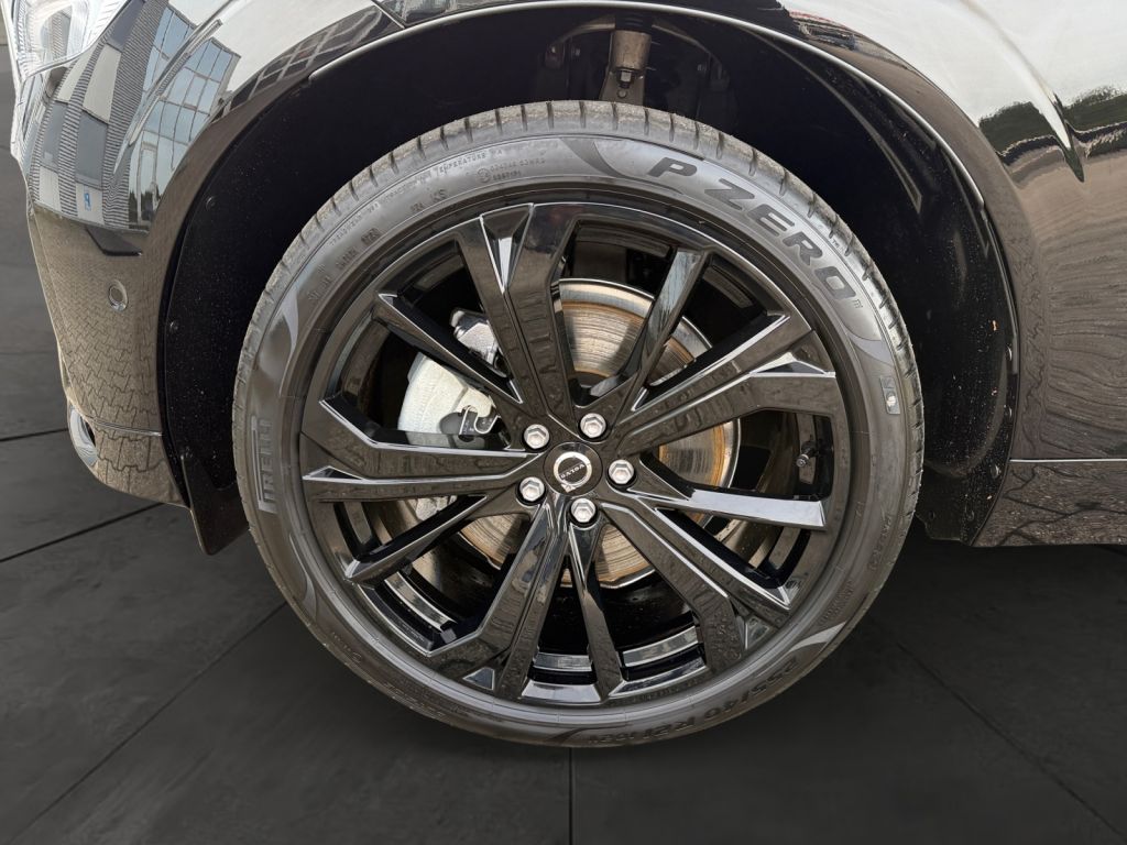 Volvo XC60 T6 AWD Plug-in Hybrid Ultra Black Edition 3