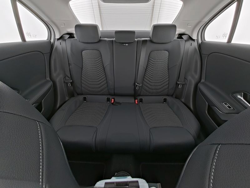 Mercedes-Benz A 180 - Samsaru's Car Outlet