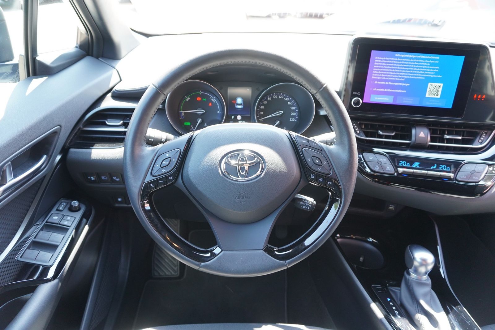 Toyota C-HR 1.8 Hybrid - Samsaru's Car Outlet