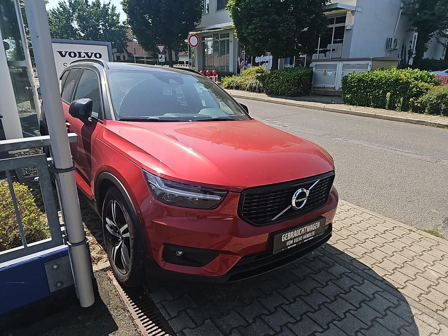 Volvo XC40 T5 R-Design Expression Plug-In