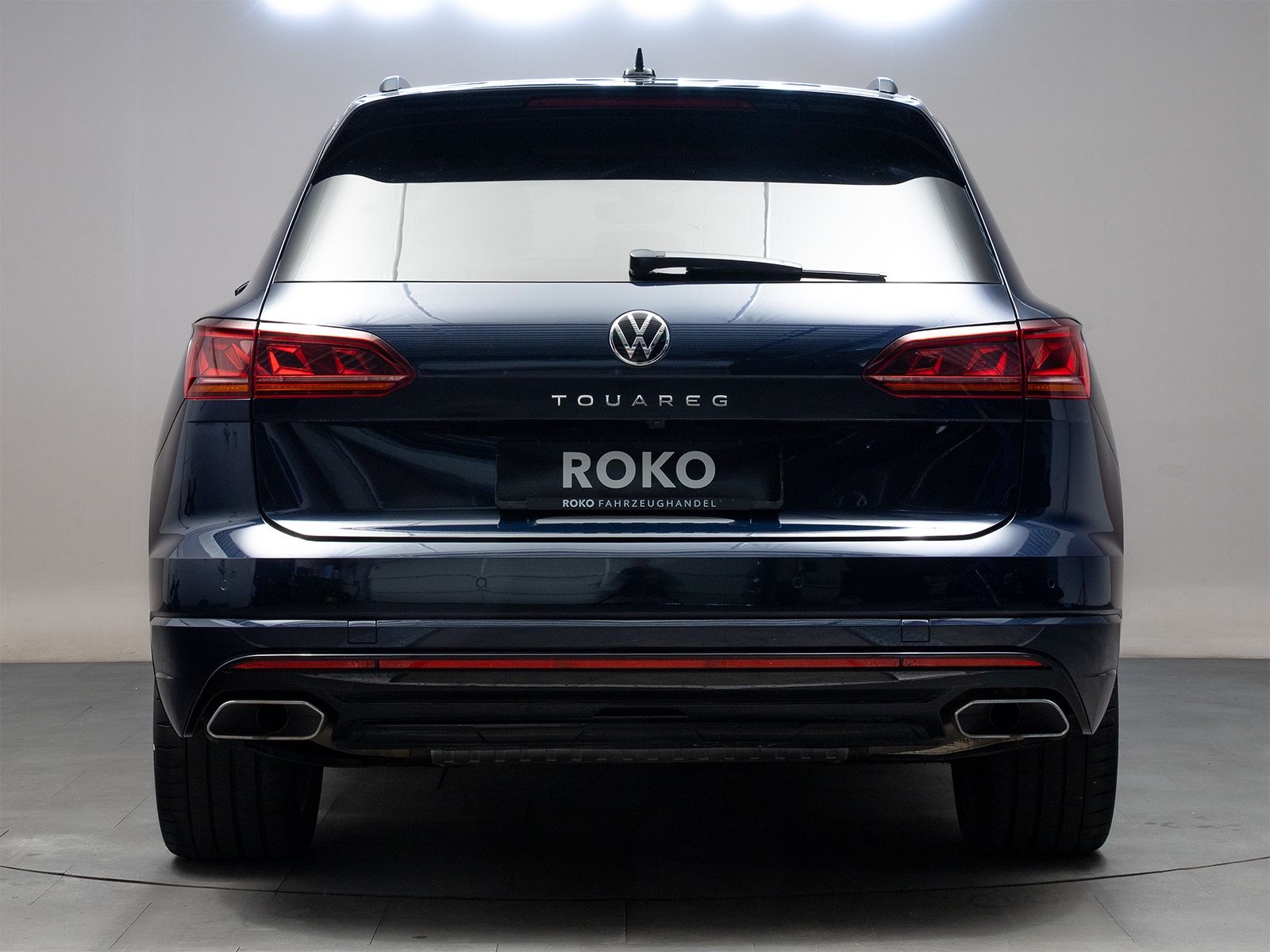 Volkswagen Touareg R-Line EDITION20 - Samsaru's Car Outlet
