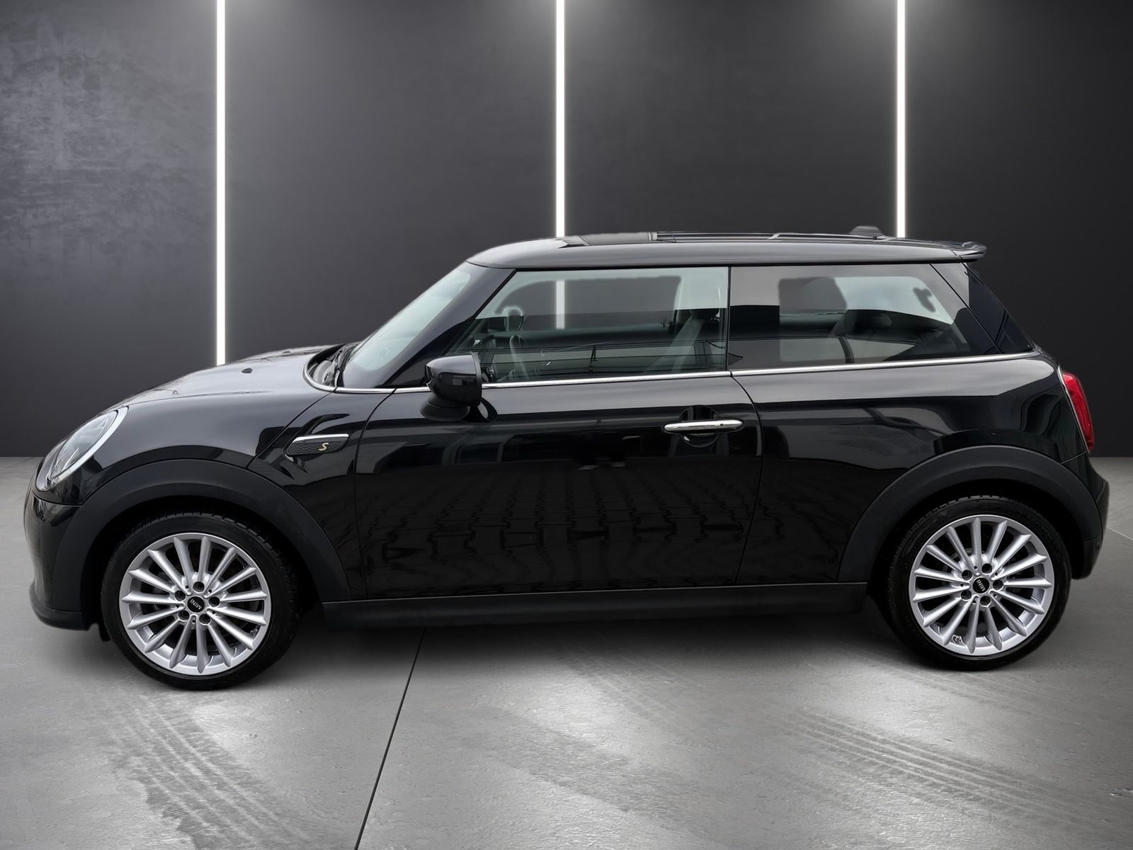 MINI Cooper SE Classic - Samsaru's Car Outlet