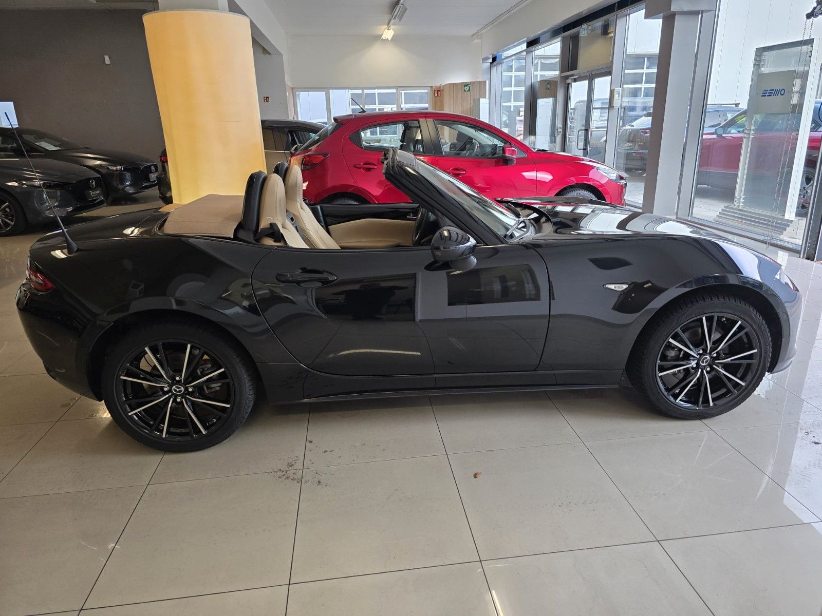 Mazda MX-5 Kazari *184 PS*RFK*NAV*BOSE*LED*