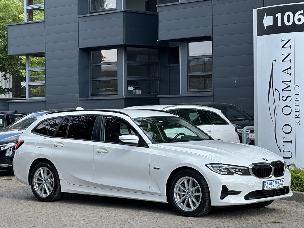 BMW 330 e Touring Aut Advantage - Samsaru's Car Outlet
