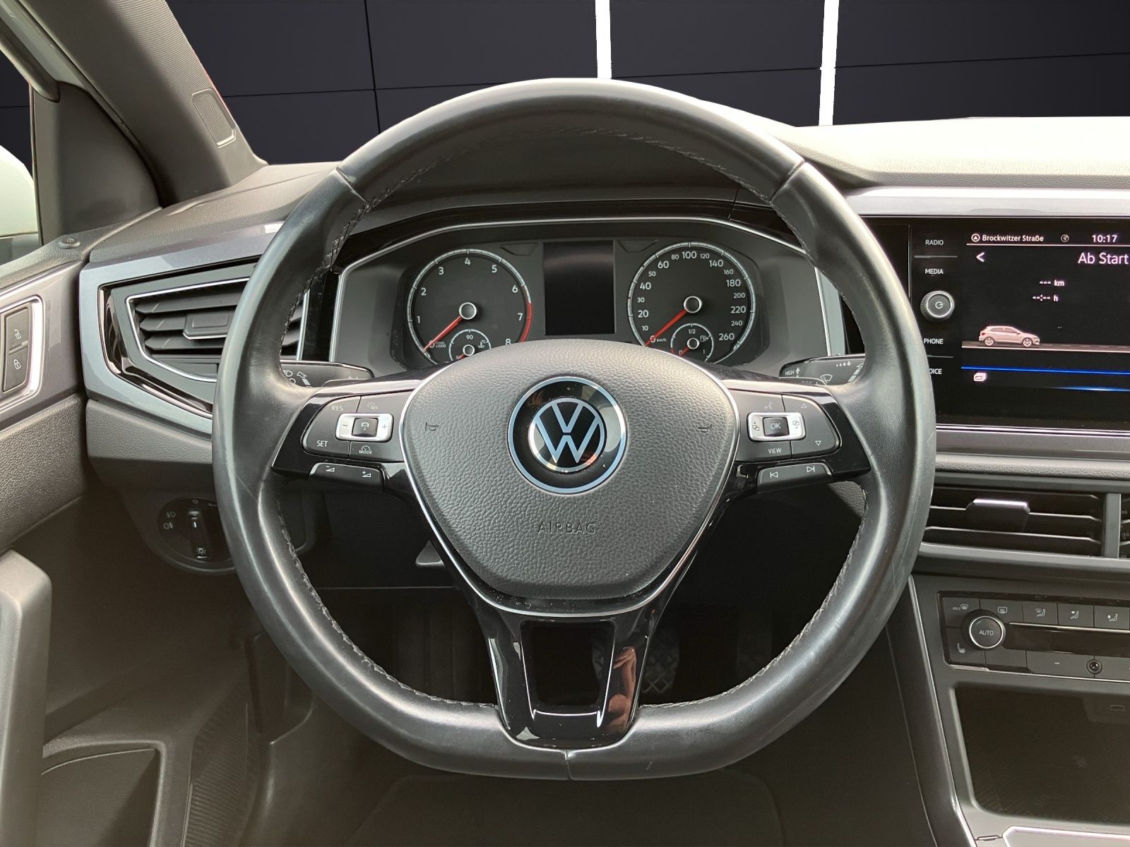 Volkswagen Polo TSI Highline DSG - Samsaru's Car Outlet