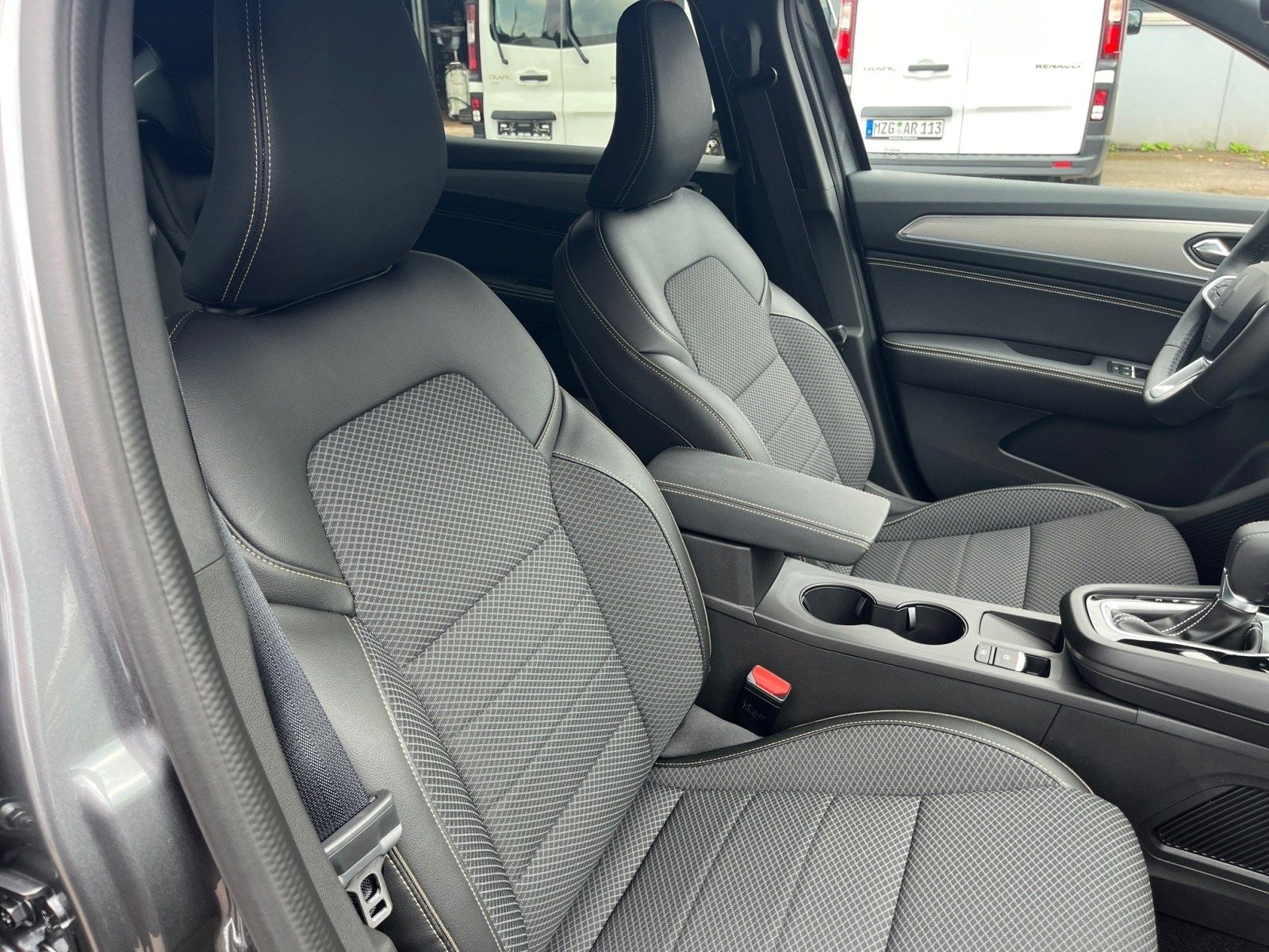 Renault Arkana TECHNO Mild Hybrid - Samsaru's Car Outlet