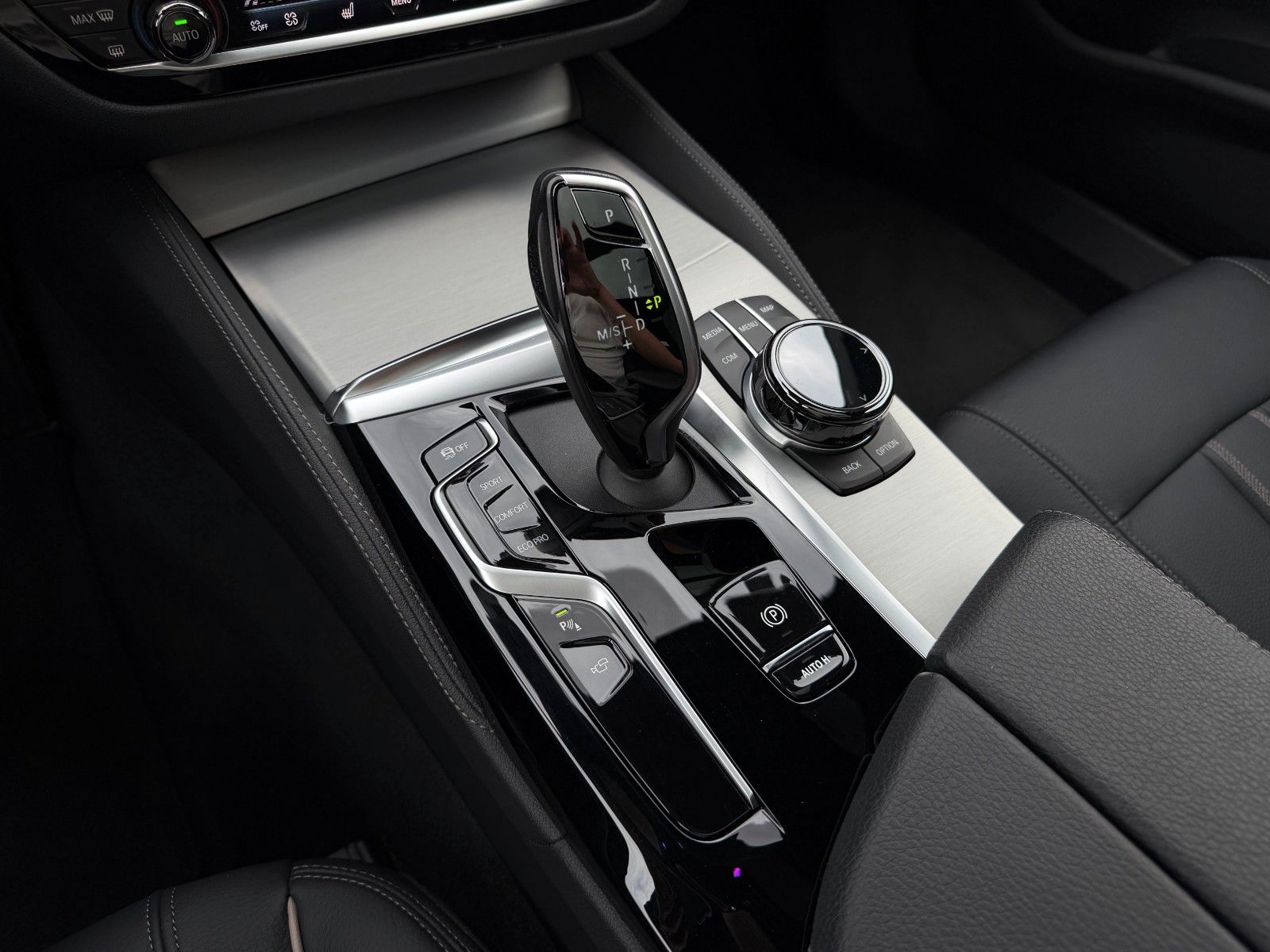 BMW 530i Luxury PANO*DDC*Leder*ACC*360°*AdapLED*HiFi