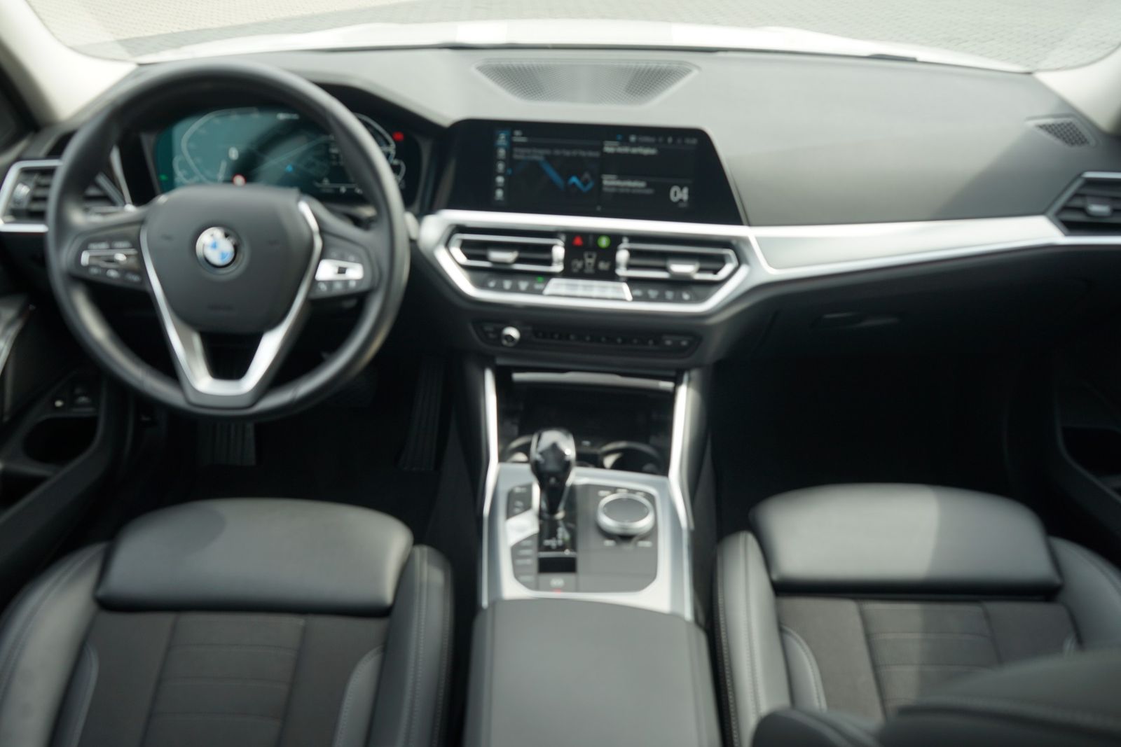 BMW 320e Touring xDrive Sport Line - Samsaru's Car Outlet