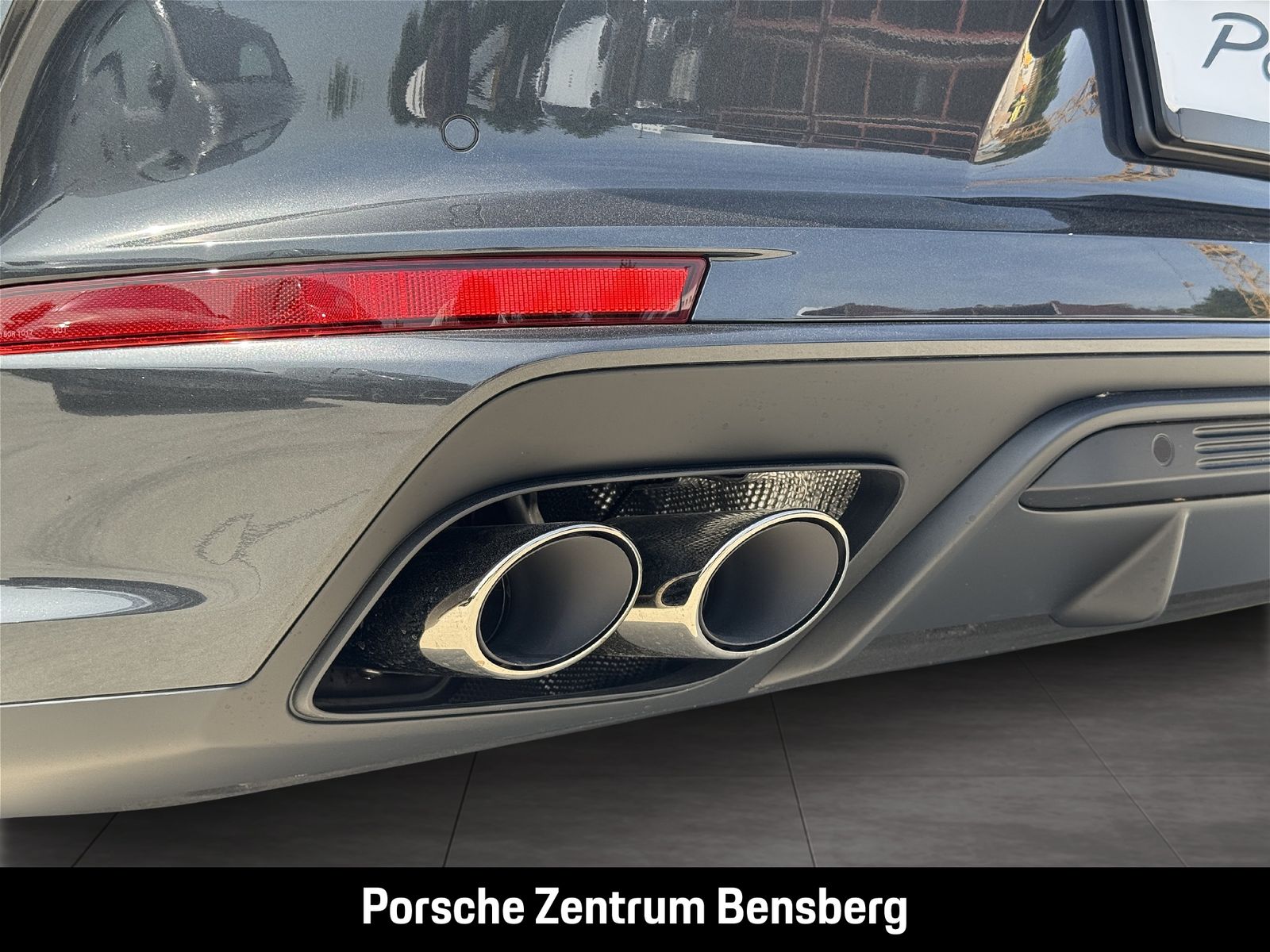 Porsche Panamera 4 E-Hybrid