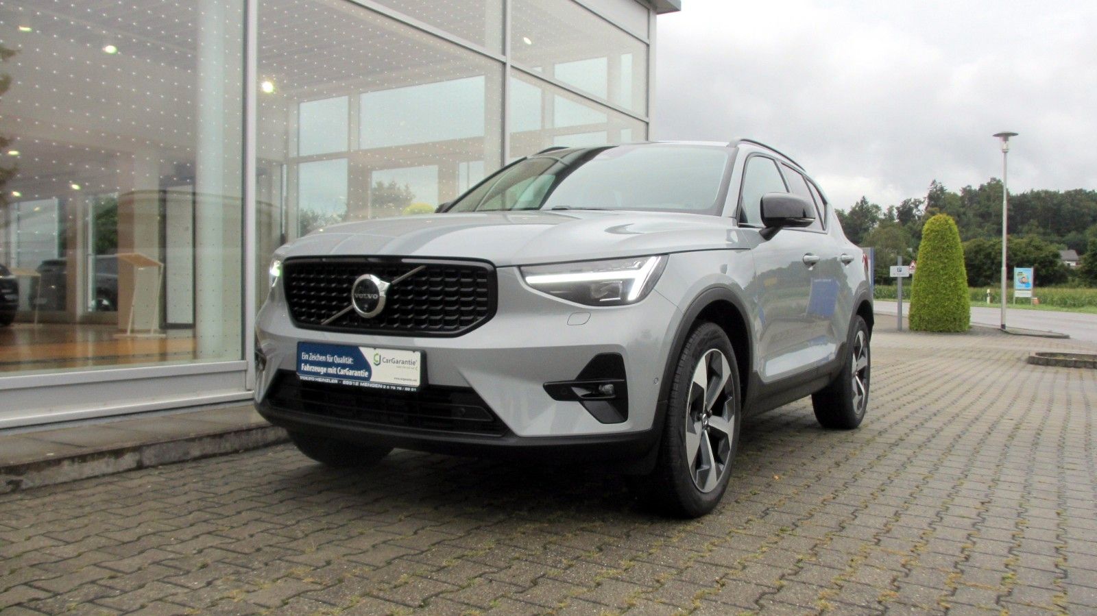 Volvo XC40 B3 Plus Dark 2WD +LEDER+PANO+360°+PIXEL+AHK