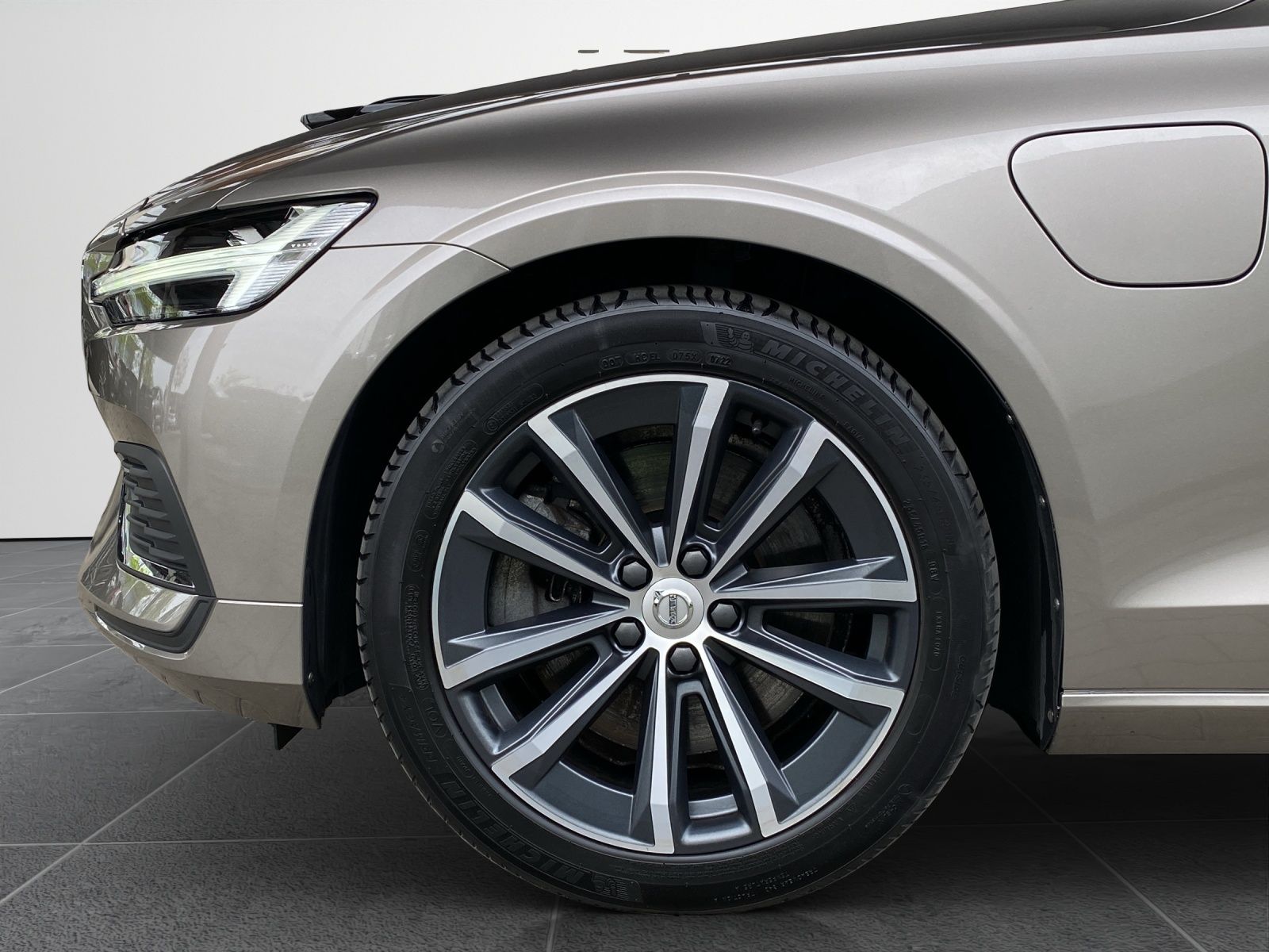 Volvo V60 T6 Core Recharge LED*AHK*