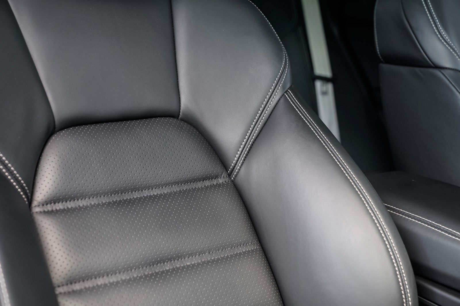 Porsche Macan T - Samsaru's Car Outlet