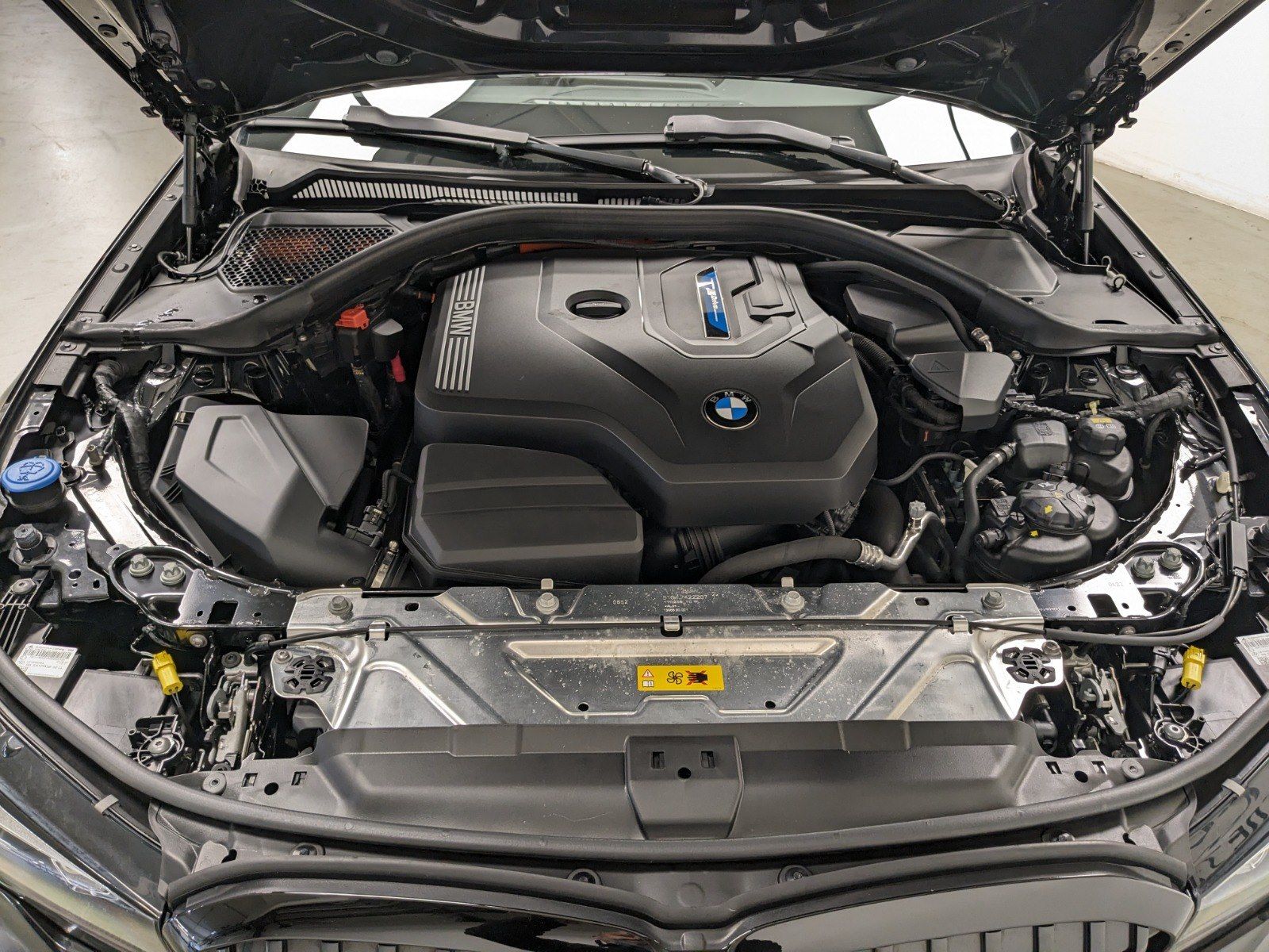 BMW 320e M Sport - Samsaru's Car Outlet