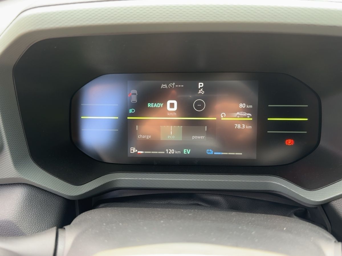 Dacia Duster E-TECH Hybrid 140 Extreme - Samsaru's Car Outlet