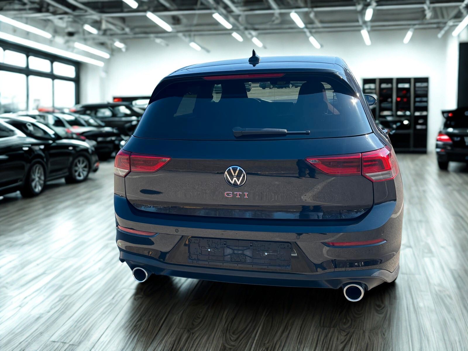 Volkswagen Golf 8 2.0 GTI - Samsaru's Car Outlet