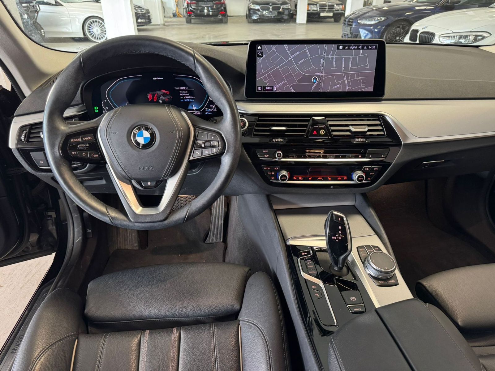 BMW 530 e x Drive H-KARDON/CAM/ACC/WIFI/LED/INDUKTIO