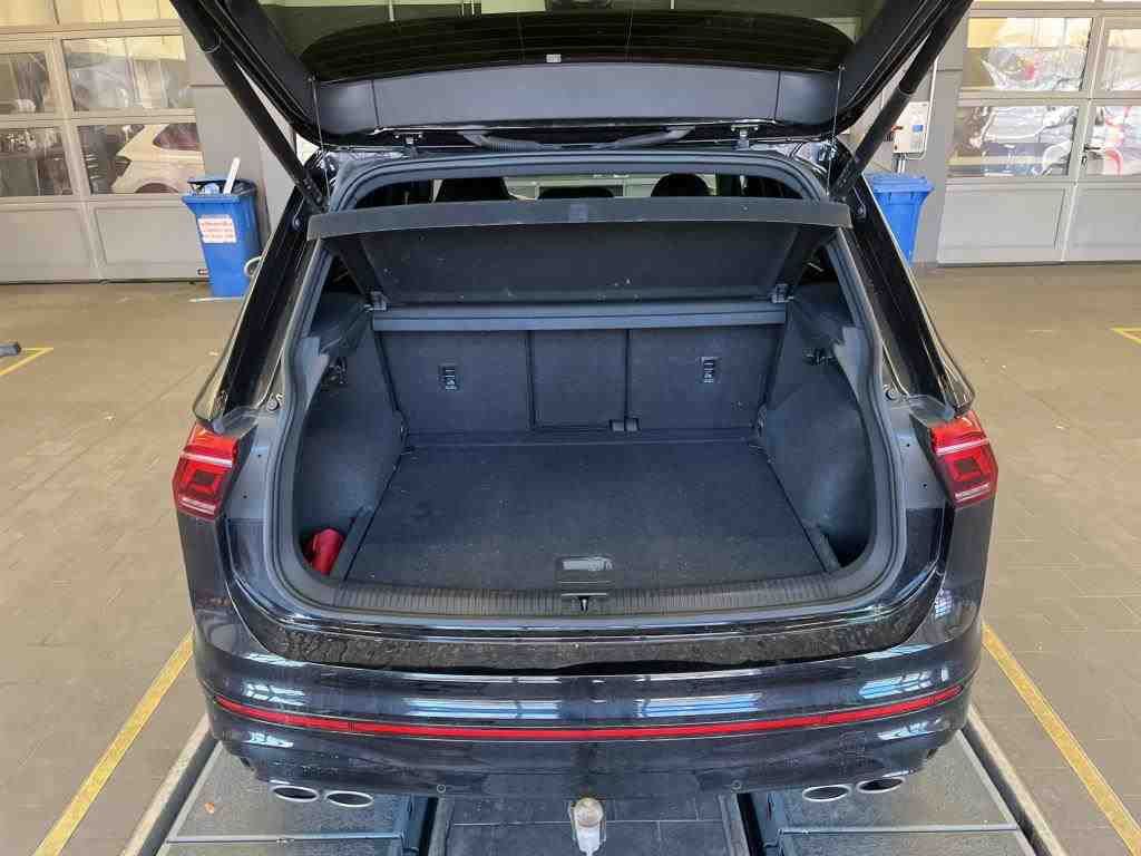 Volkswagen Tiguan R 2.0 TSI AHK Black Area View Frontscheib