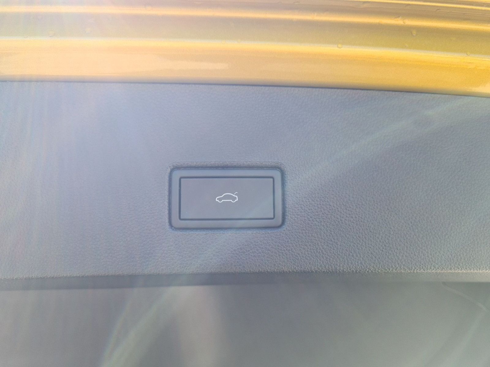 Volkswagen T-Roc 1.5 TSI Active - Samsaru's Car Outlet