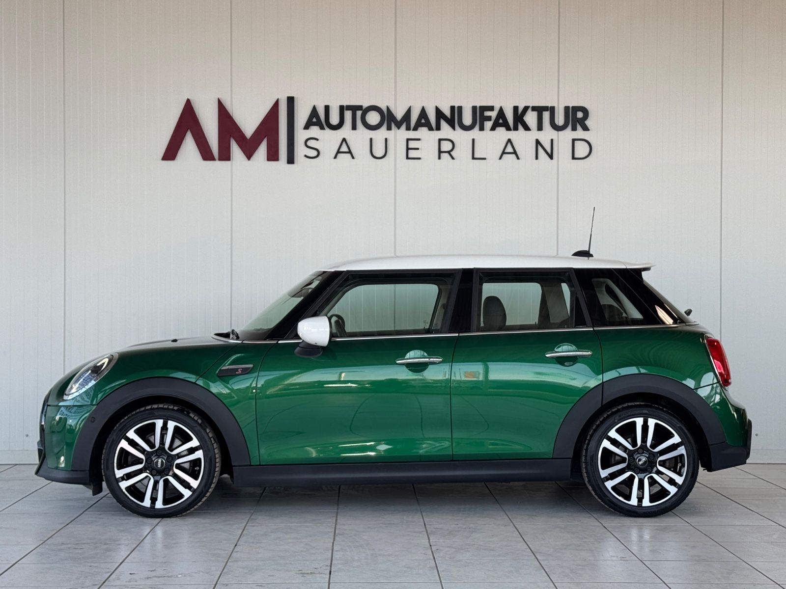 MINI Cooper S Classic - Samsaru's Car Outlet