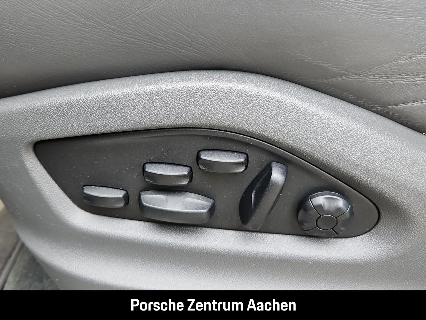 Porsche Cayenne Platinum Edition BOSE Sportabgasanlage
