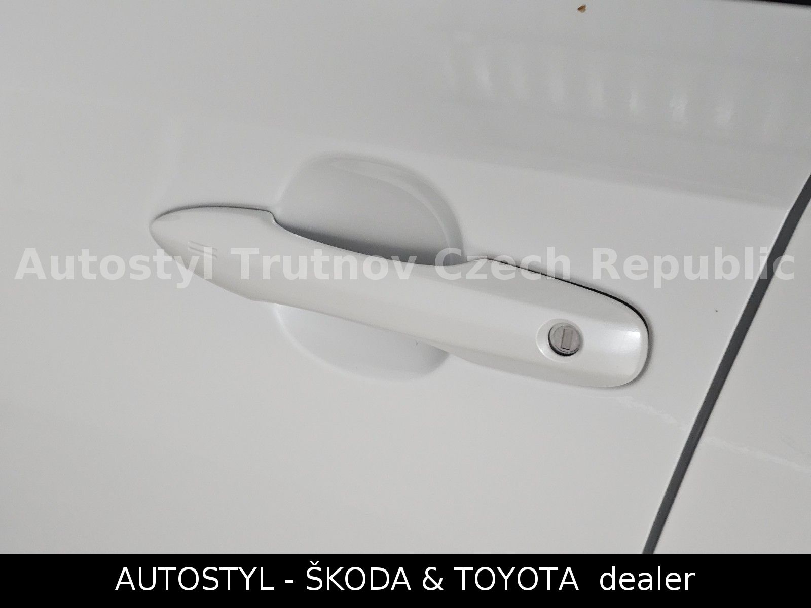 Toyota TS 2.0HEV 184k STYLE