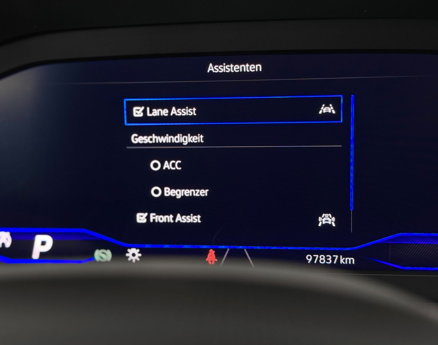 Volkswagen Tiguan R-Line 4M - Samsaru's Car Outlet