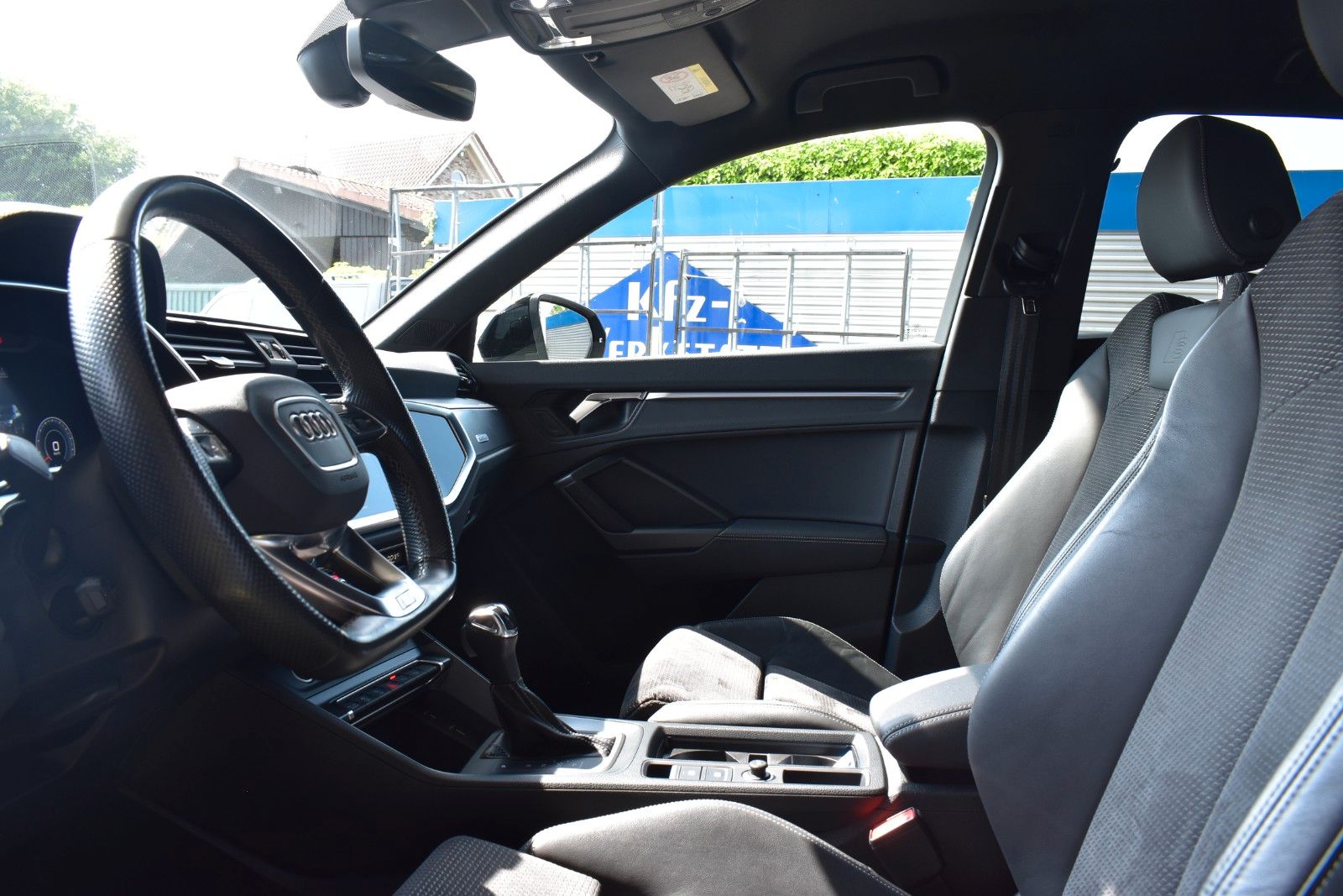 Audi Q3 40 TFSI quattro S line - Samsaru's Car Outlet